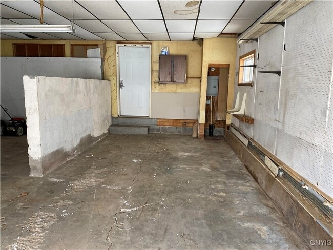 Building Photo - 25083 Woolworth St