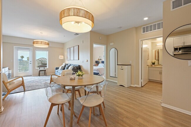 Foto del edificio - 4388 Ohio St