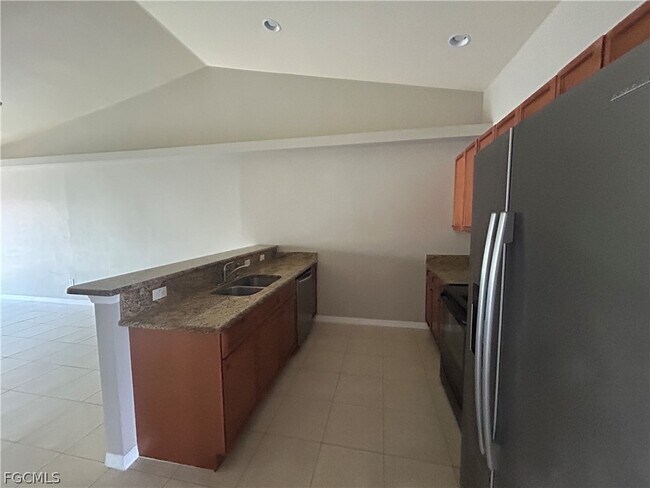 Foto del edificio - 527 SE 6th Pl