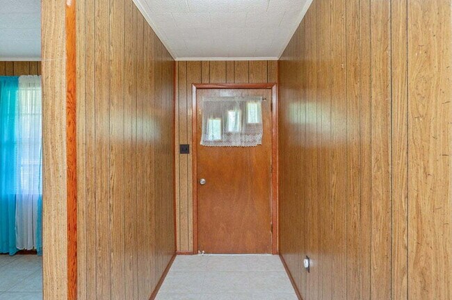 Foto del edificio - Charming brick home ready for move in!