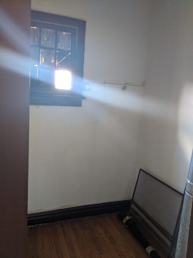 Walk-in Closet - 2031 N Humboldt Blvd