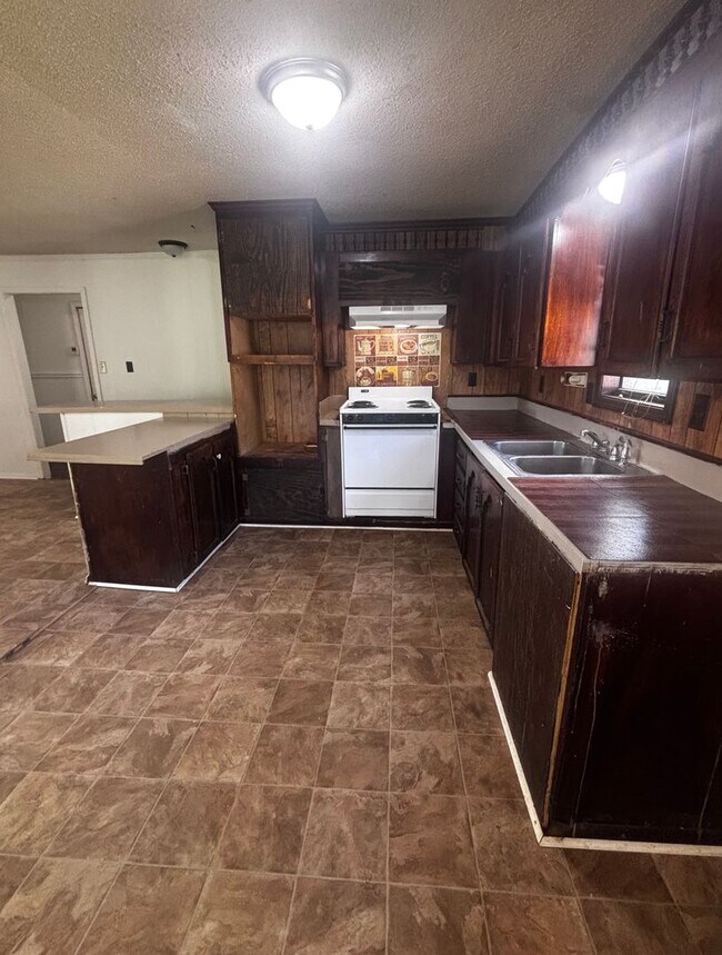 Building Photo - 4 Bedroom Home In Lafayette!
