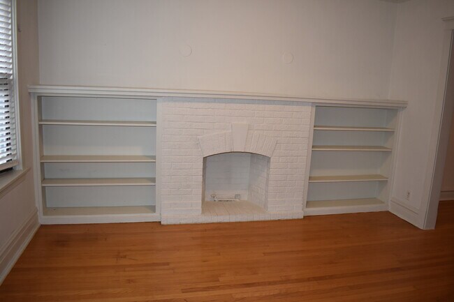 Foto del edificio - 2154 W Addison St