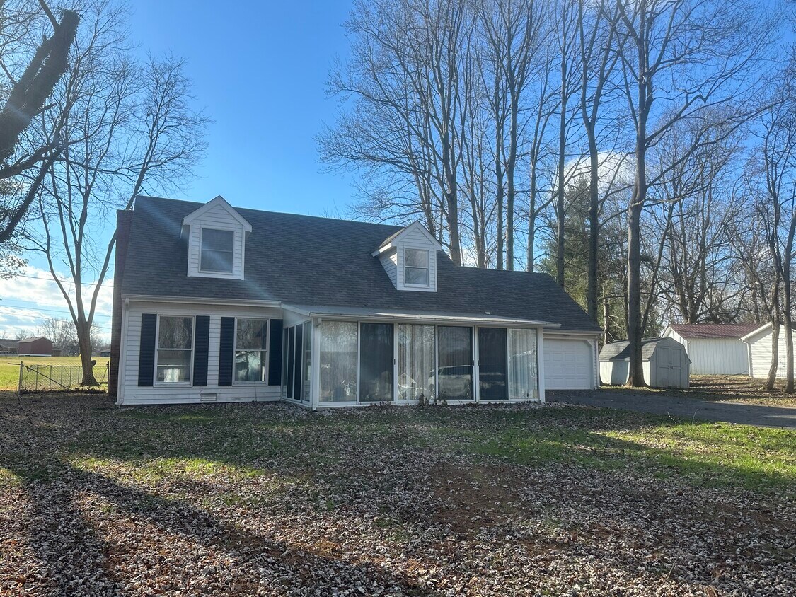 Primary Photo - 2500 S College Hills Dr