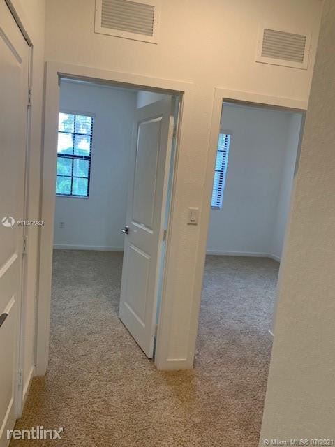 Building Photo - 3 br, 2 bath Townhome - 731 SW 11 St