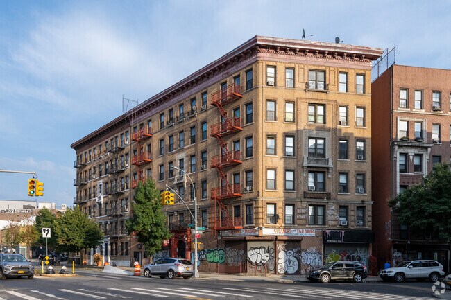 Foto del edificio - 180 Borinquen Pl