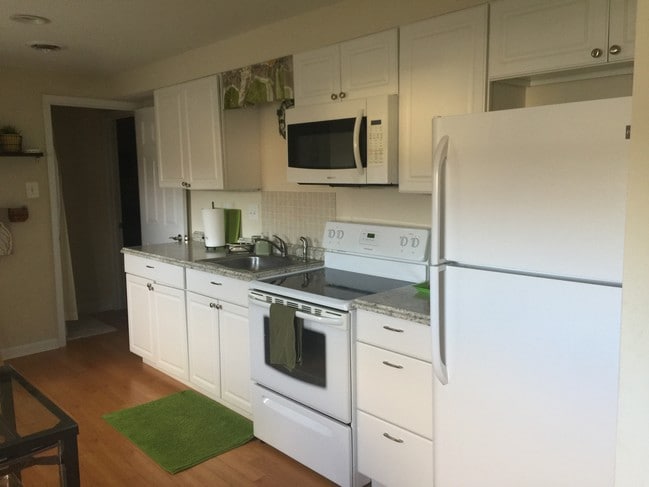 Who’s cooking? Safeway 1 mi. Restaurants too. - 7288 Beechtree Ct