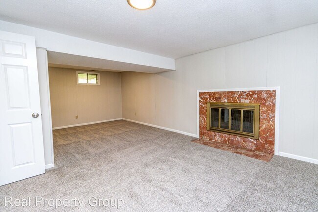 Building Photo - 3 br, 2 bath House - 800 Sycamore Dr