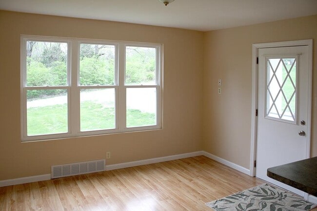 Foto del edificio - 5007 Duessel Ln
