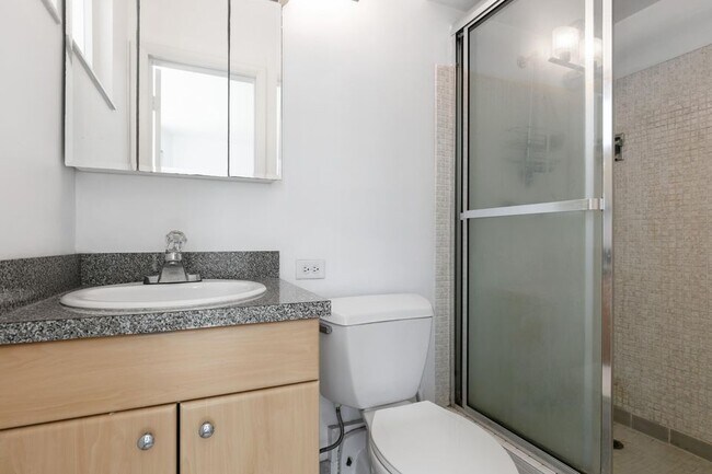 Foto del edificio - 2700 Banyan Rd
