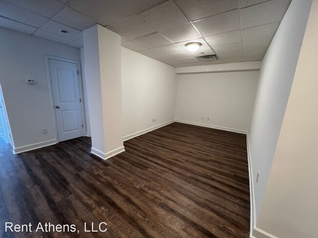 Building Photo - 1 br, 1 bath House - 247 East Washington S...