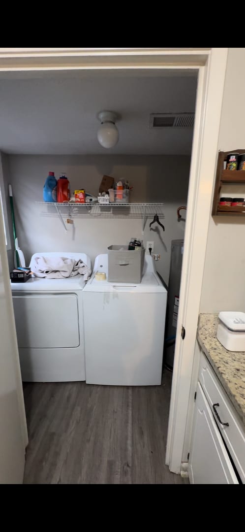 Photo - 3 bed 2.5 bath townhouse!