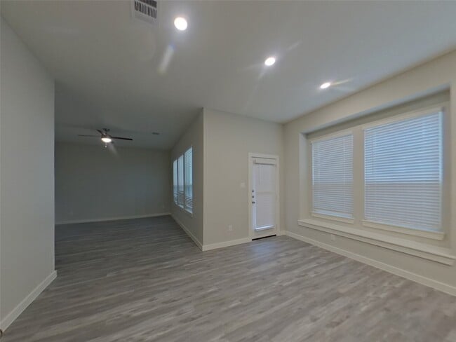 Building Photo - 22814 Terrazzo Dr