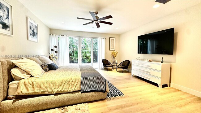 Foto del edificio - 814 NE 19th Ave