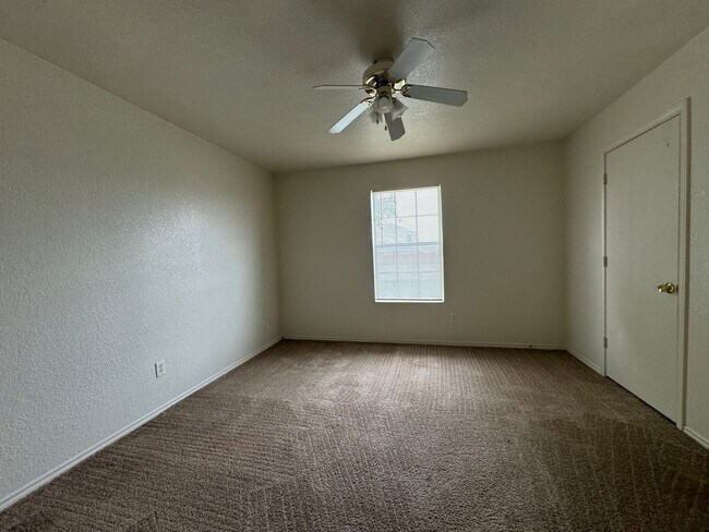 Foto del edificio - 4207 Deek Dr