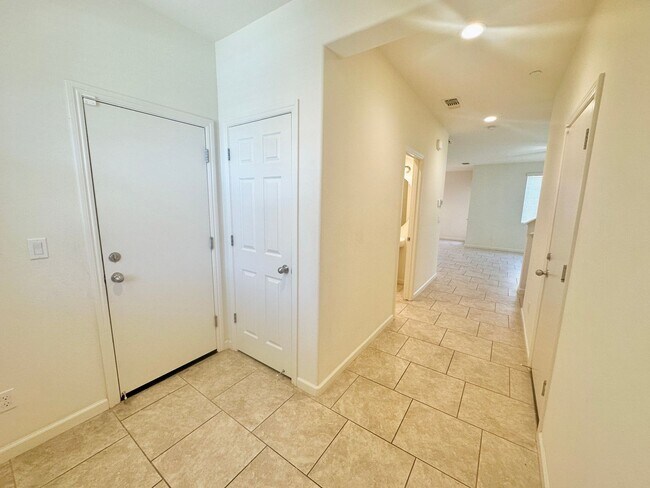 Foto del edificio - New to the Rental Market 4 Bedroom 3 Bathr...