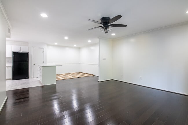 Dinning Room - 1001 Woodland Vlg