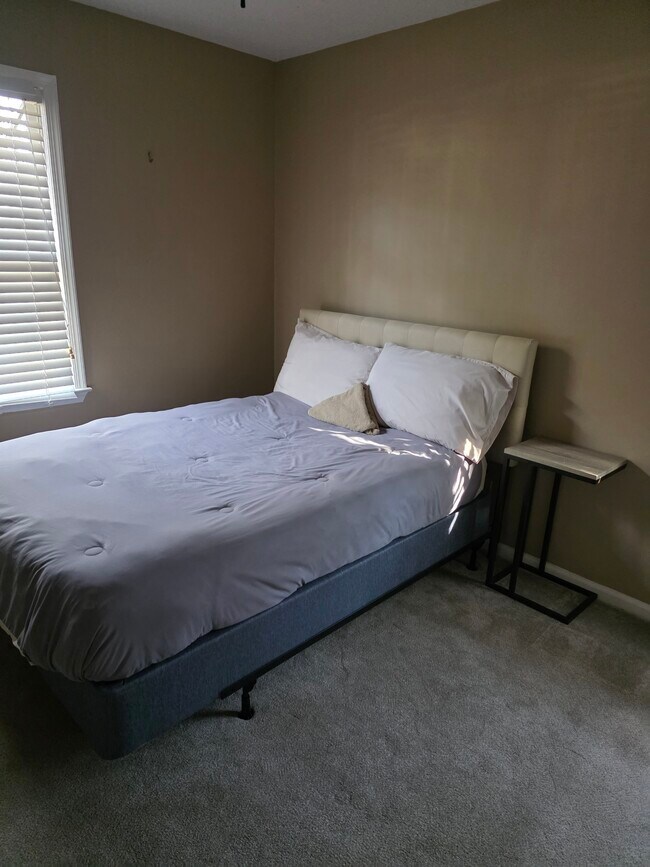 Foto del edificio - 105 Castle Manor Ct