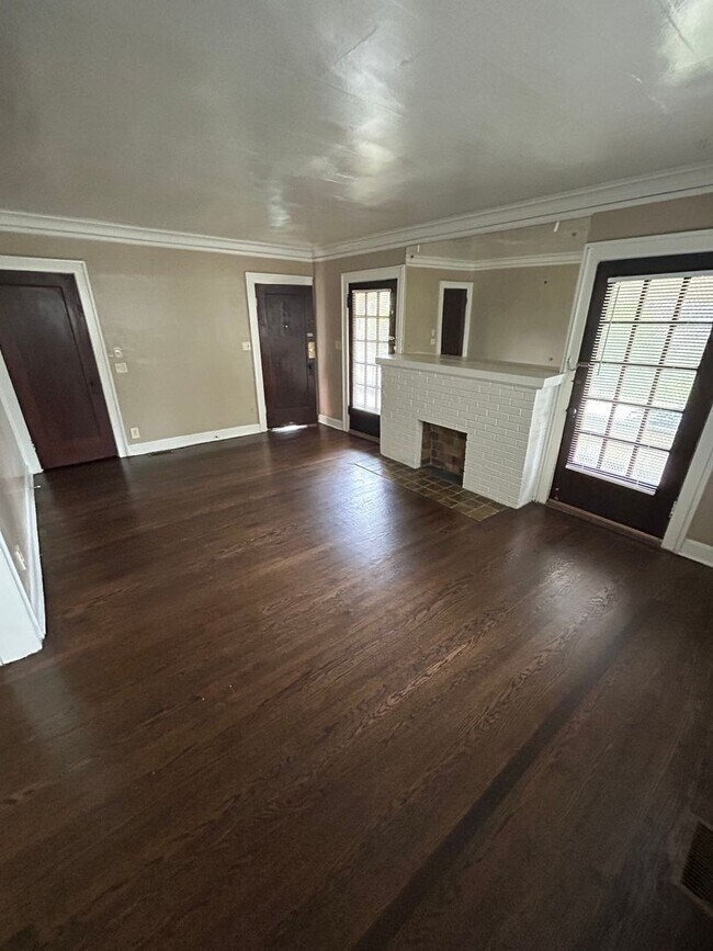 Foto del edificio - 5303 Charlotte St