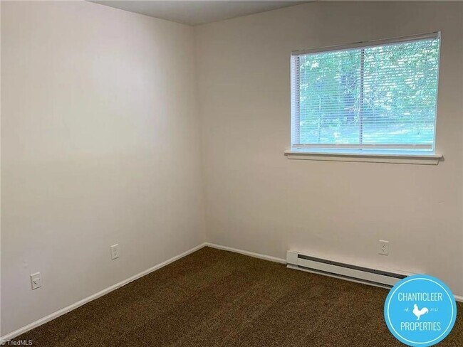 Foto del edificio - 210 Woodnell St