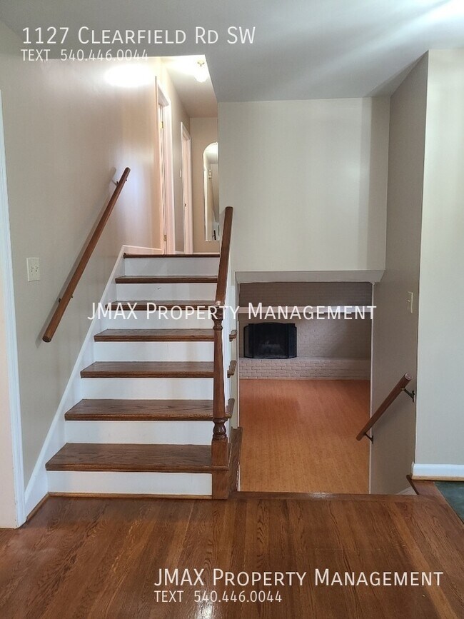 Building Photo - This property has a no security deposit op...