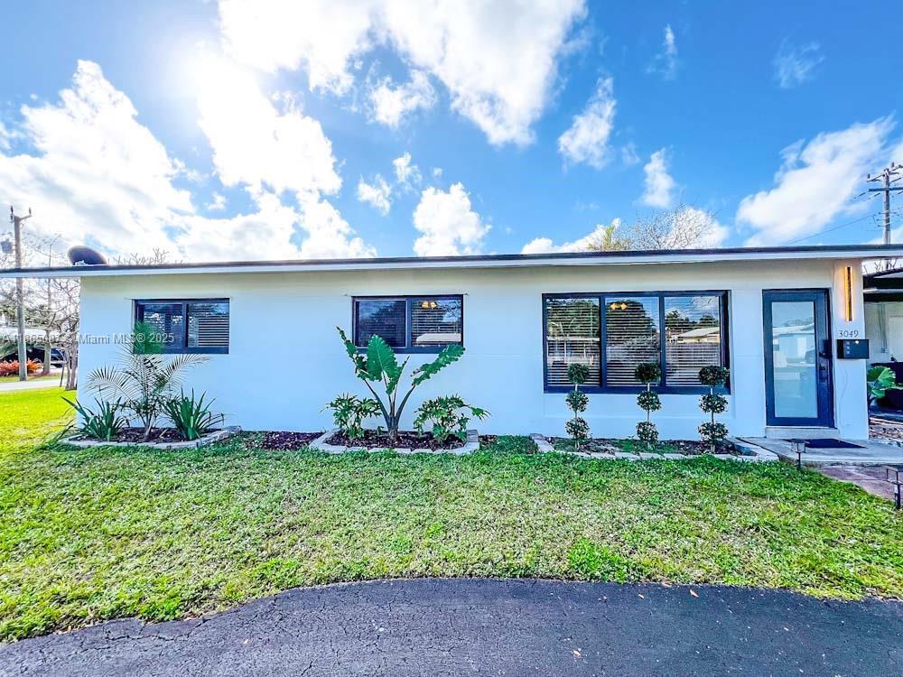 Foto principal - 3049 NW 6th Ave