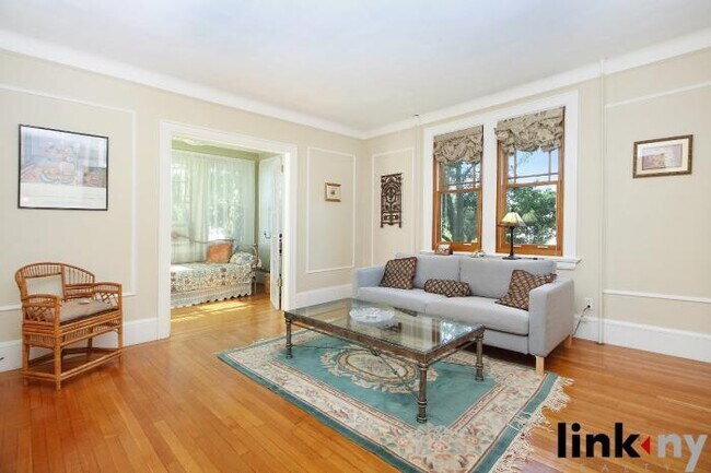 Foto del edificio - 4 bedroom in TUCKAHOE NY 10707
