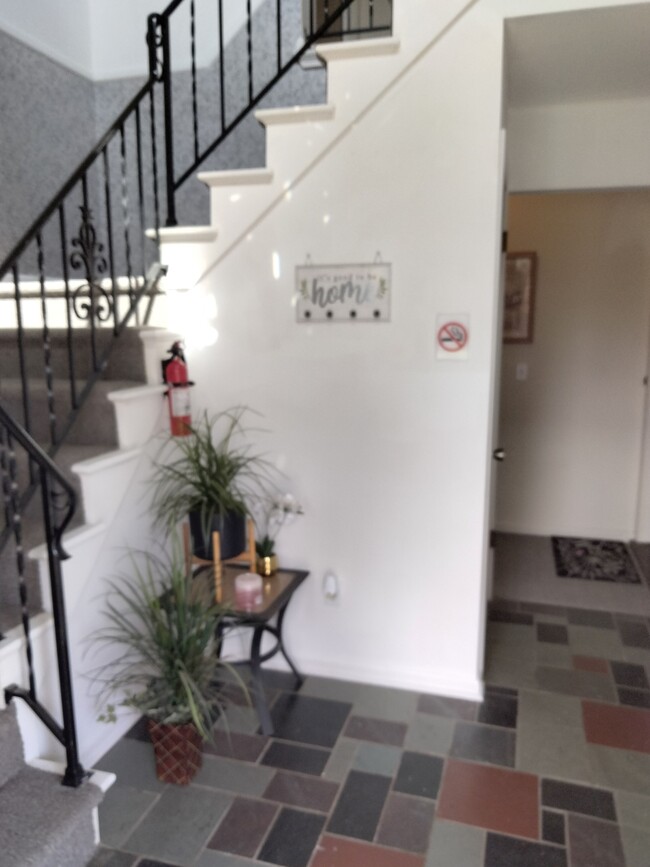 Foto del edificio - 3462 Ridgecliffe Dr