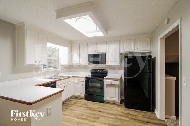 Foto del edificio - 5354 Crown Oaks Dr