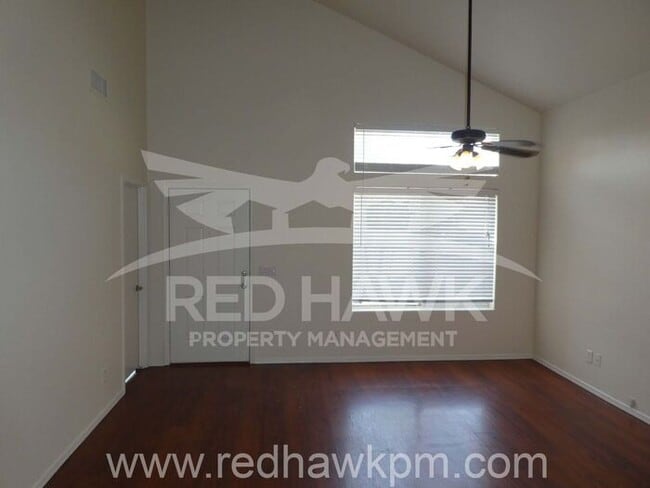 Building Photo - Spacious 6 Bedroom, 4.5 Bathroom Rental Op...