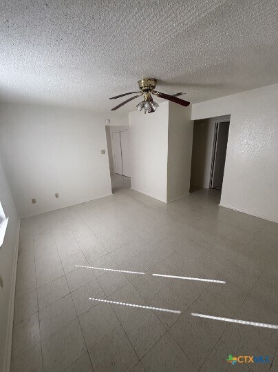Foto del edificio - 207 Erby Ave