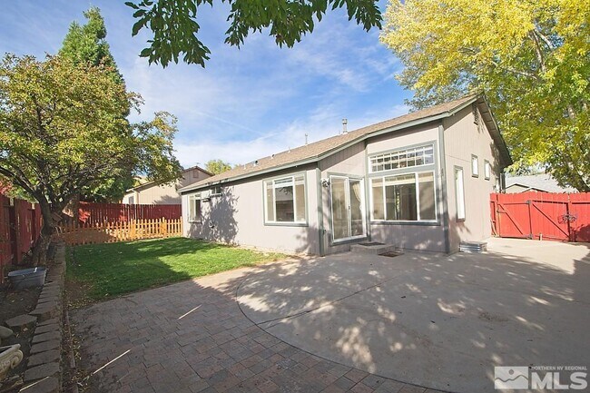 Building Photo - 145 Sageglen Dr