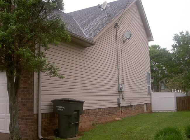 Foto del edificio - 6148 Bradford Hills Dr