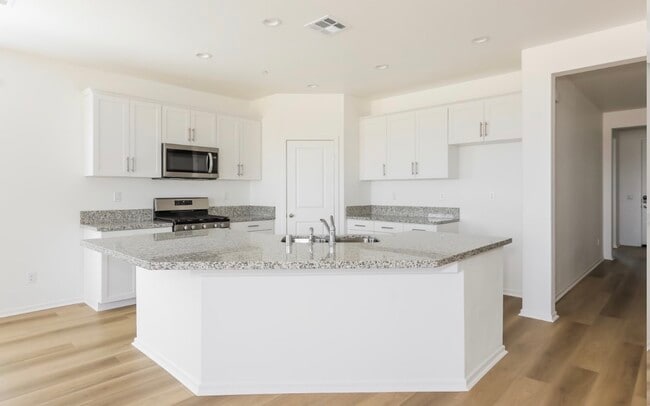 Building Photo - 27230 Goldstone Dr