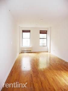 Building Photo - 205 E 24th St
