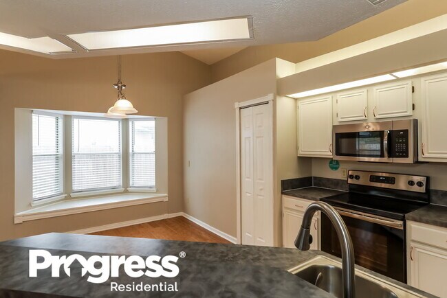 Foto del edificio - 7944 Sweet Rose Ln