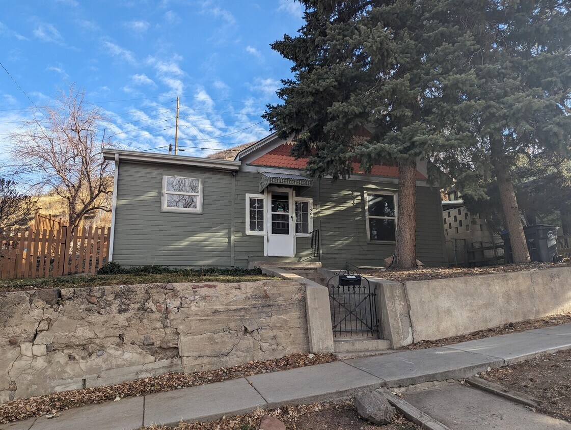 Primary Photo - 1505 East St