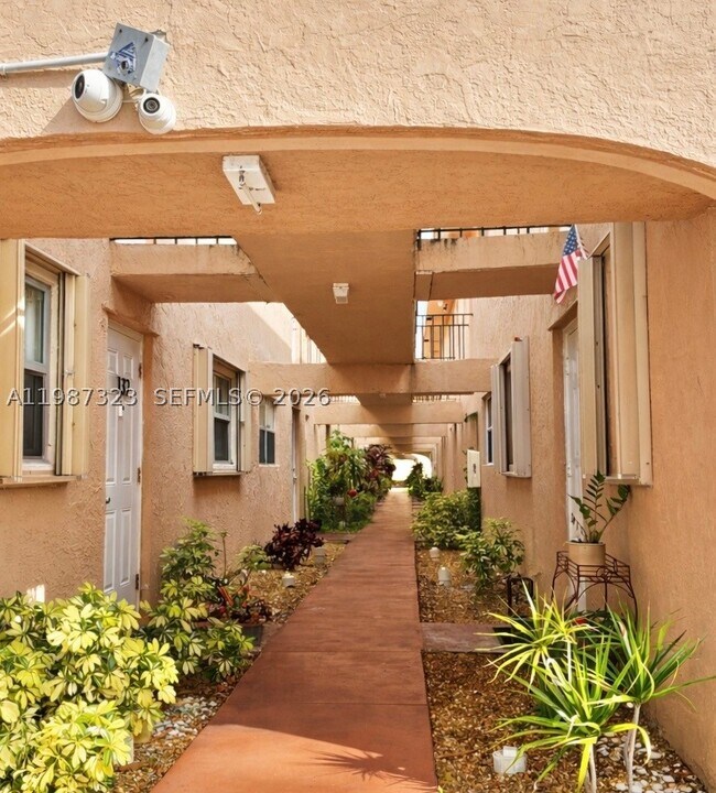 Foto del edificio - 550 SW 2nd St