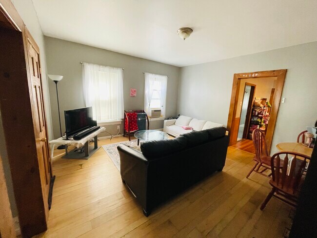 Foto del edificio - 41 Seminary Ave