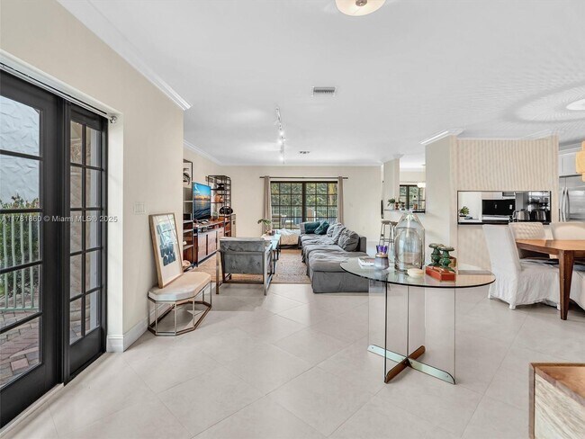 Foto del edificio - 2901 Hidden Harbour St