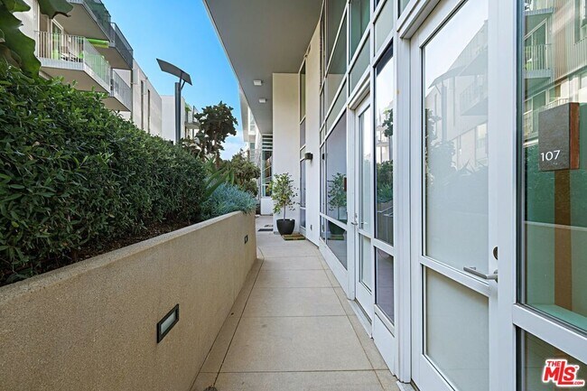 Foto del edificio - 1705 Ocean Ave