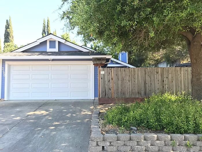 Primary Photo - Gorgeous 3 bedroom 2 bathroom home in Ante...