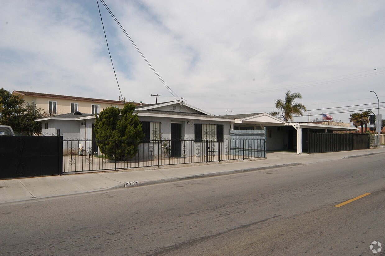 Primary Photo - Cypress Court