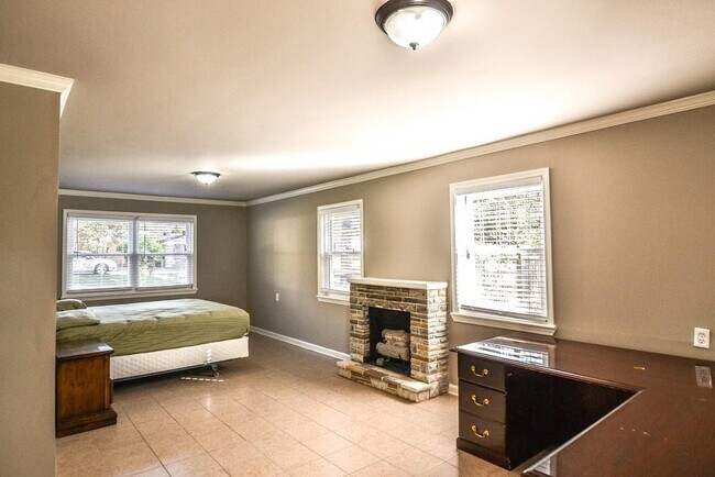 Foto del edificio - 2806 Octavia Ln