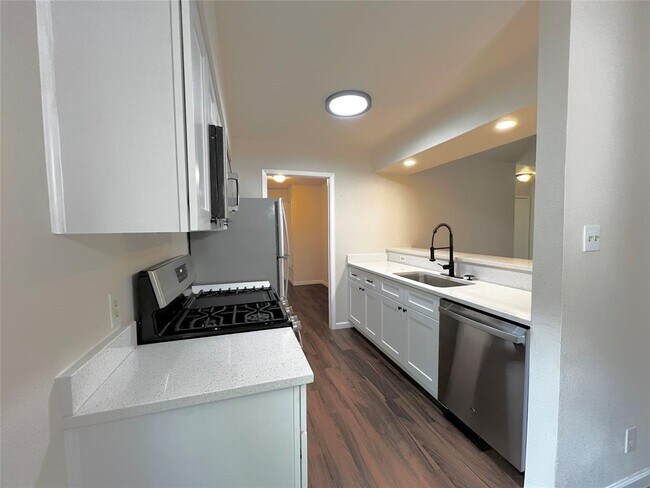 Foto del edificio - 10711 Lanshire Dr