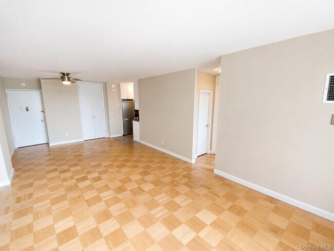 Foto del edificio - 27110 Grand Central Pkwy