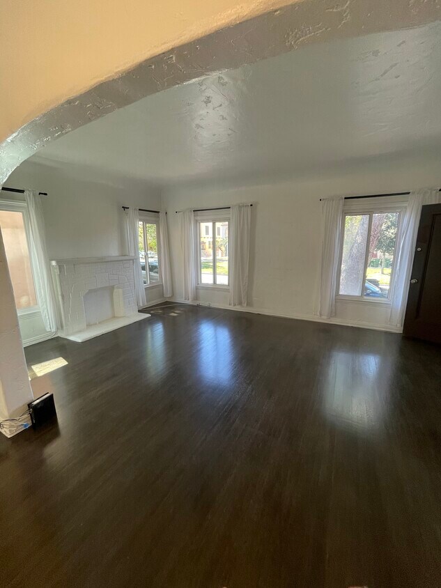 Foto principal - 4308 8th Ave