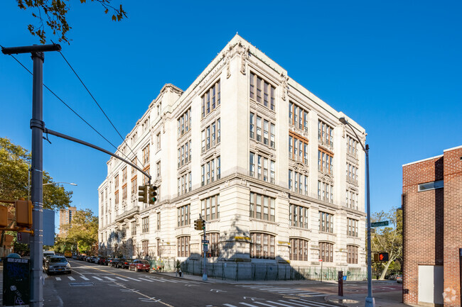 Building Photo - 371 Madison St