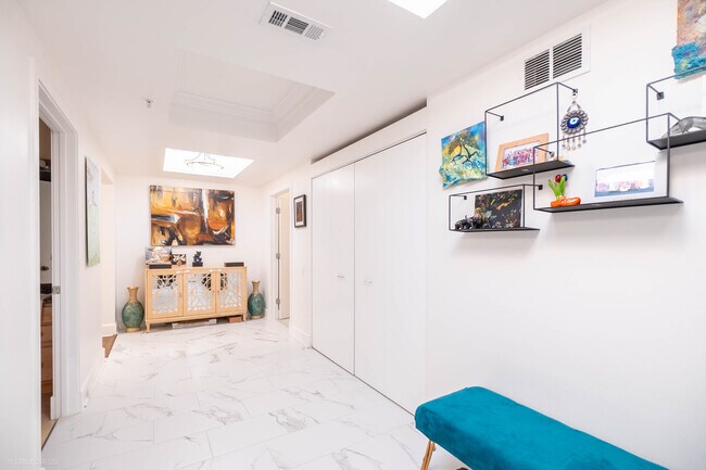 Foto del edificio - 165 N Canal St