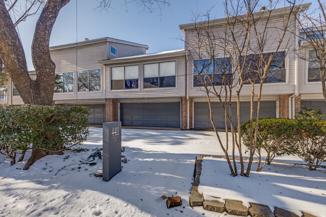 Foto del edificio - 4411 Gilbert Ave